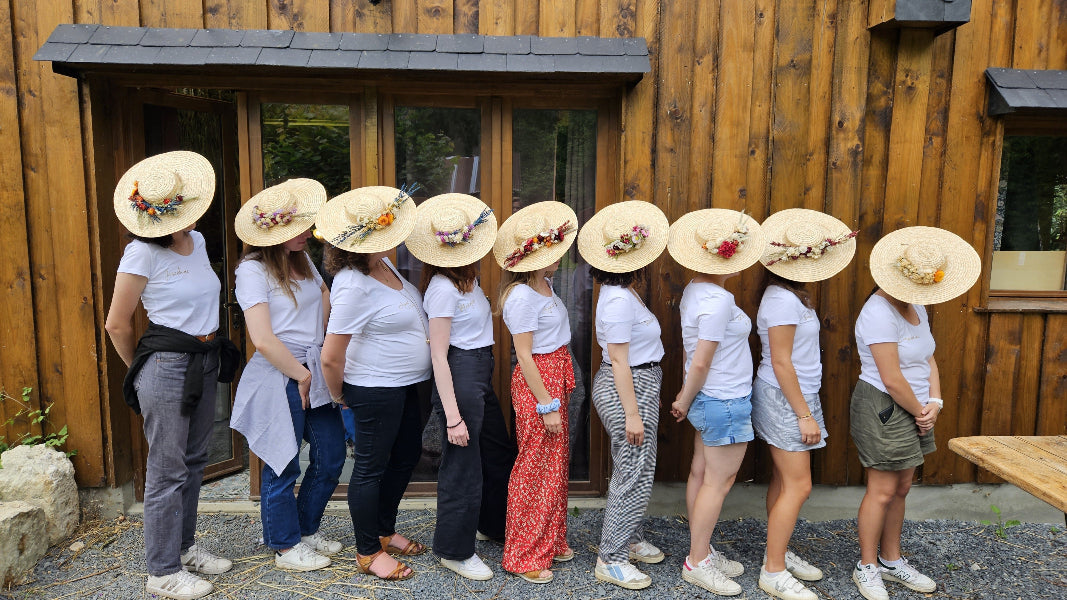 Activités EVJF Caen atelier fleurs sechees Fleurs de la clarté entre copines