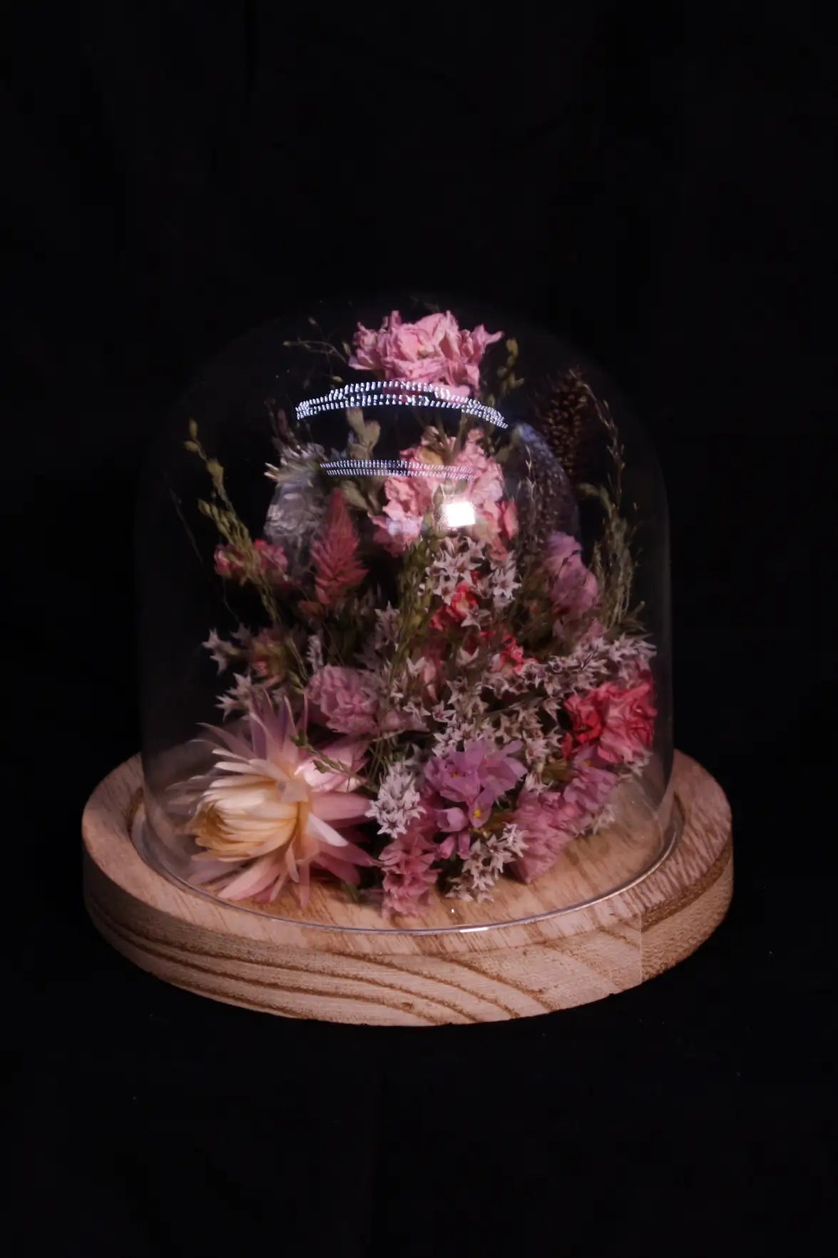 Cadeau nature : cloche de fleurs artisanale issue de notre ferme florale familiale.