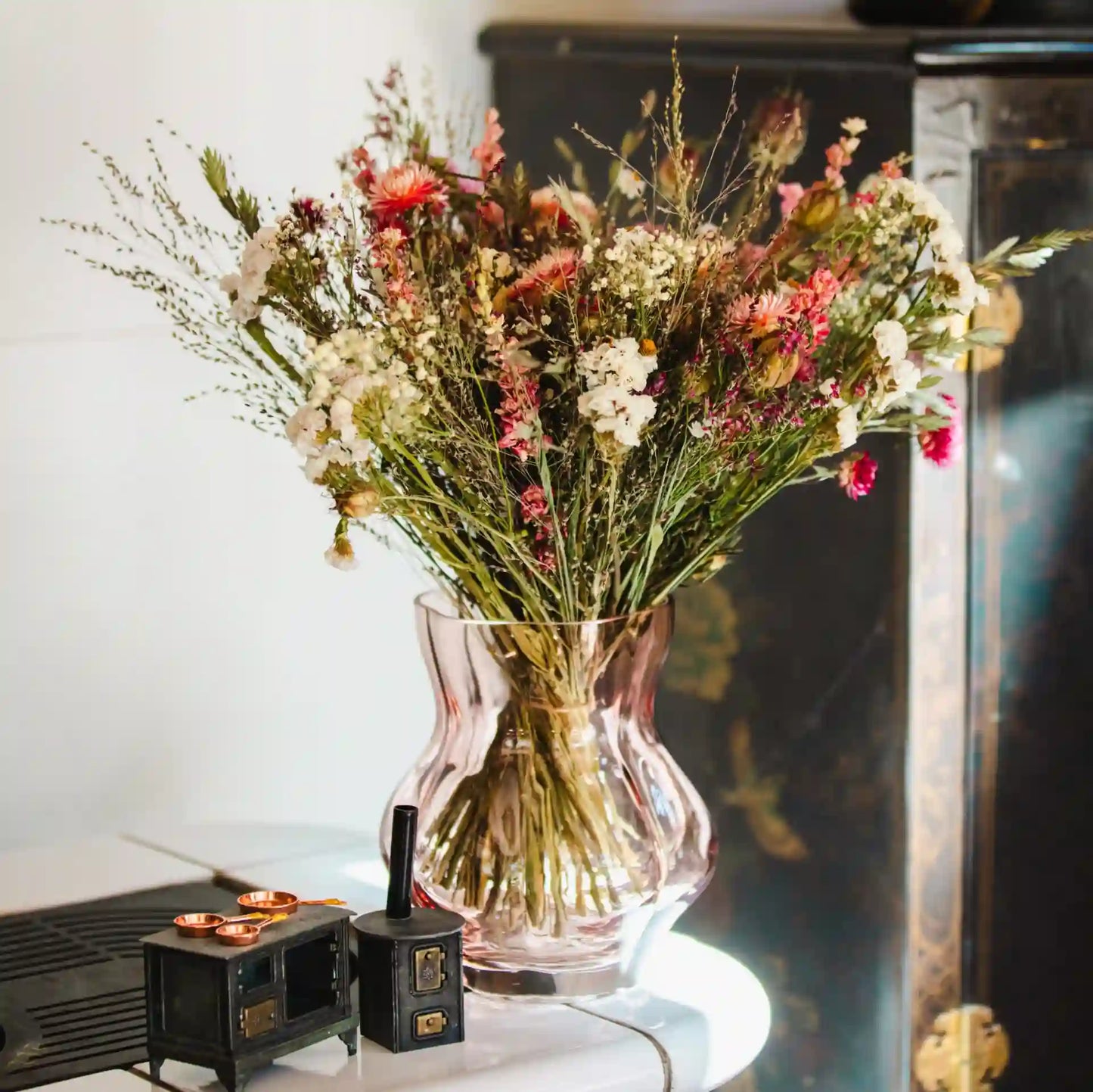 Petit bouquet de fleurs séchées bicolore dynamique Caen, création artisanale Fleurs de la Clarté